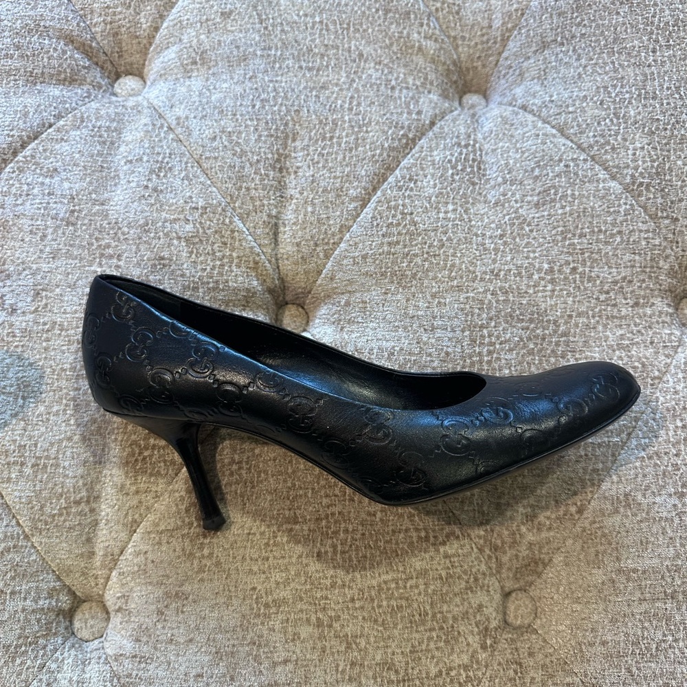 Gucci Pumps-Dust Bags & Replacement Heels Included - Picture 3 of 13